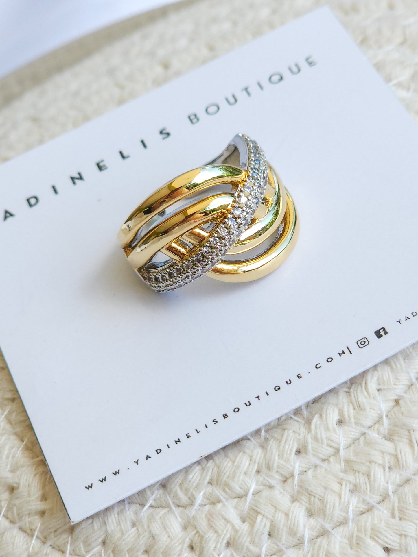 Casandra Ring
