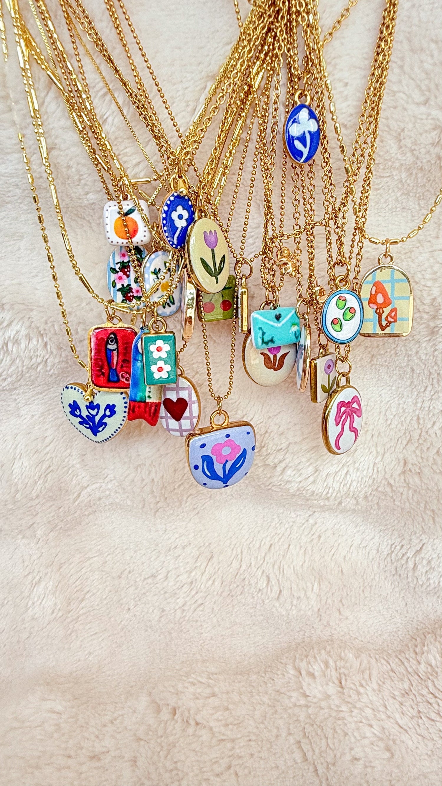 Vintage Charms Studio 🌼